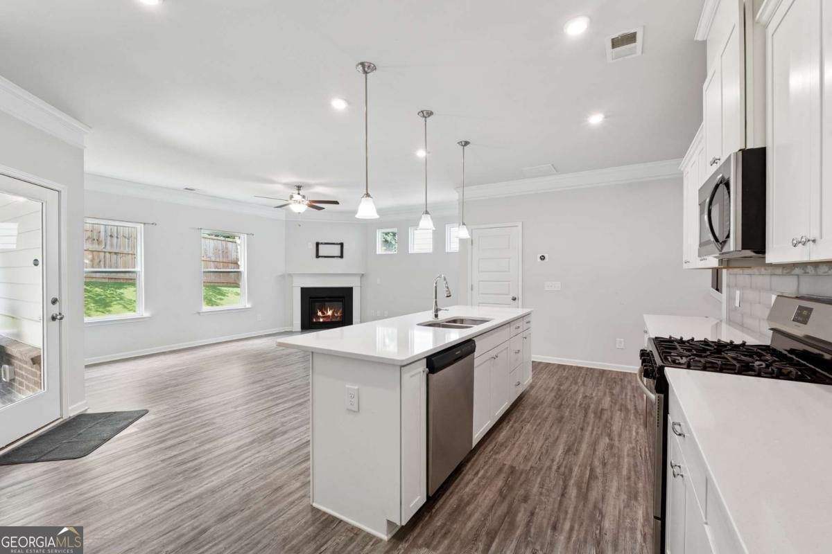 3843 CLARINGTON Drive Marietta - 6