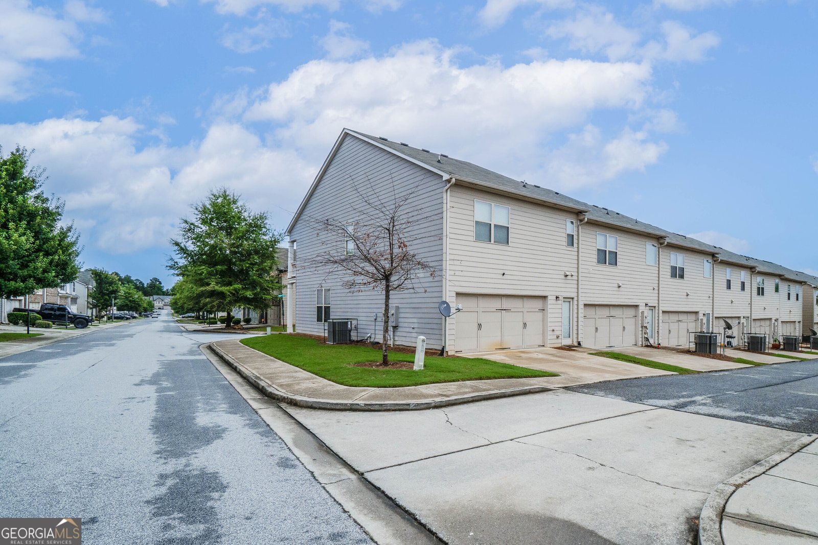 7808 Rutgers Circle Fairburn - 27