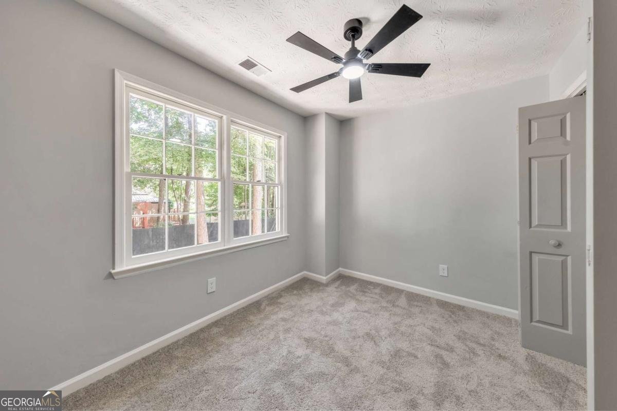 4929 Willow Creek Drive Woodstock - 40