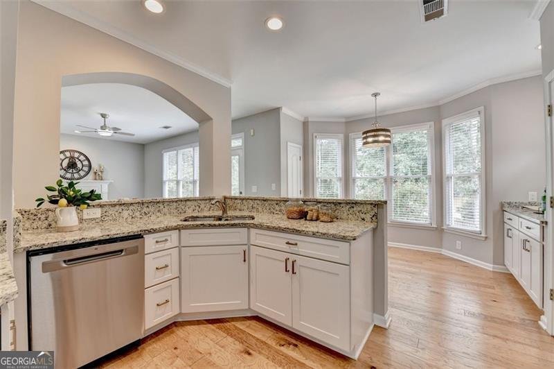3328 RIDGEMILL Circle Dacula - 43