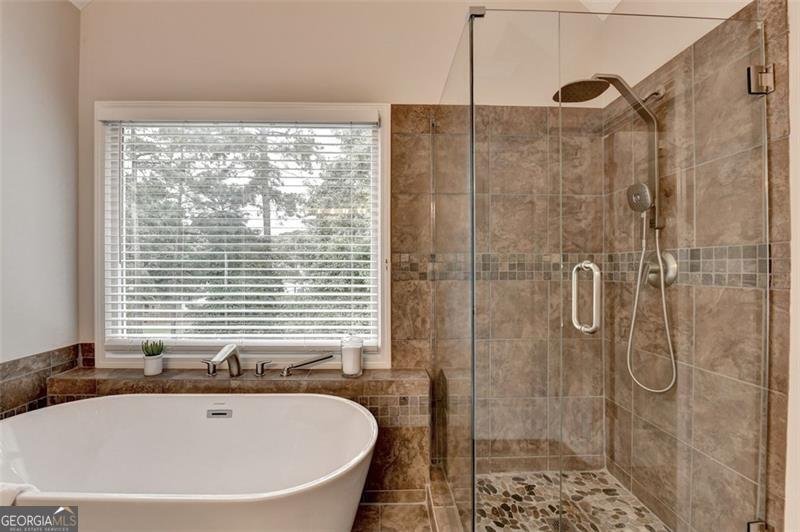 3328 RIDGEMILL Circle Dacula - 65
