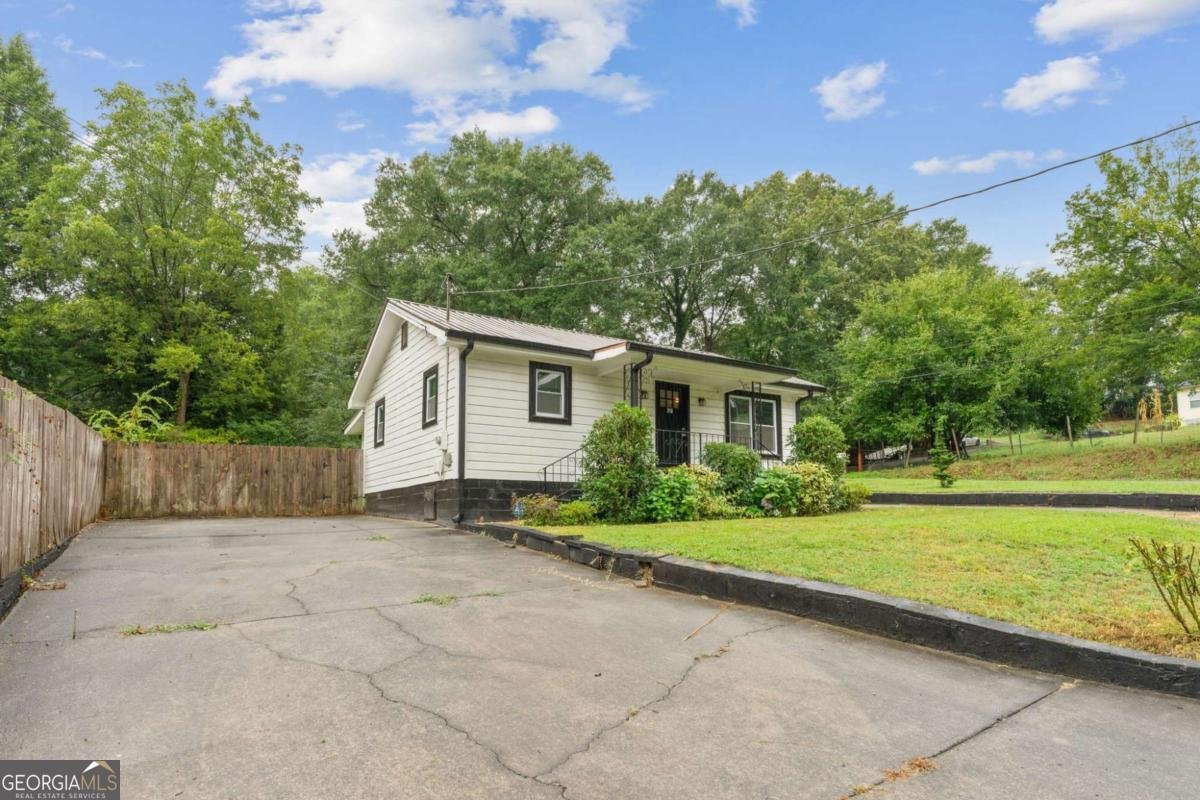 310 Bonaire Street Cartersville - 1