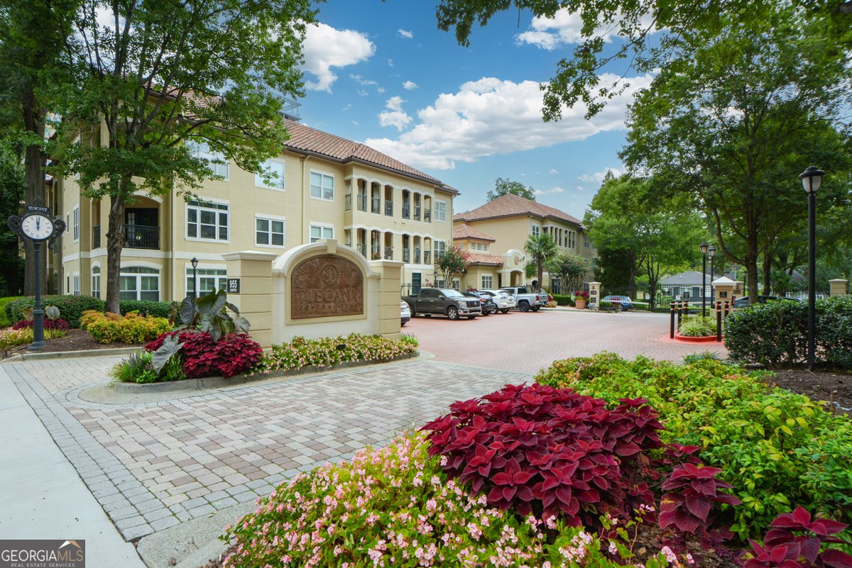 955 Juniper Street Atlanta - 27