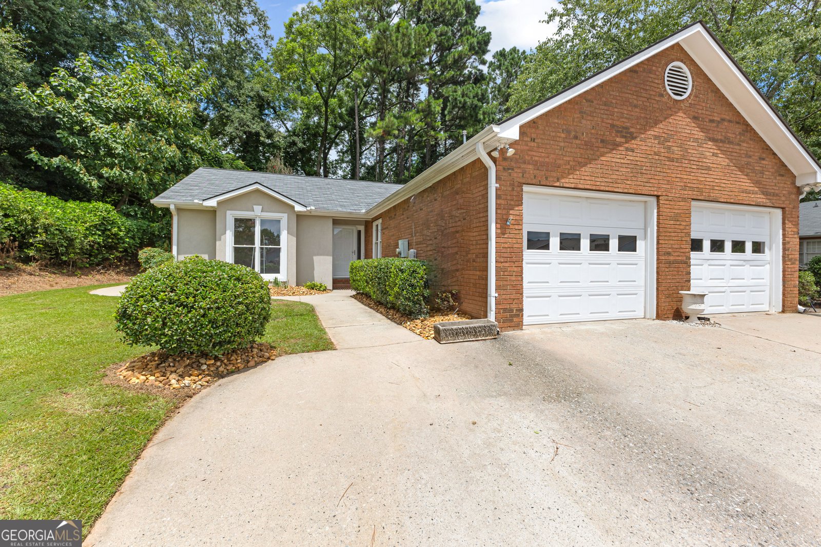195 Garden Court Fayetteville - 1