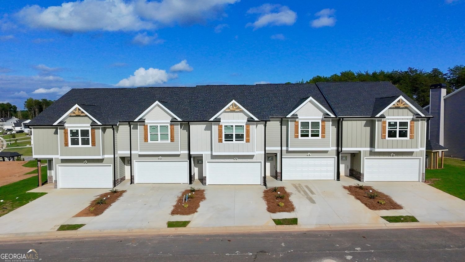 6330 Pine Ridge Point Lula - 1