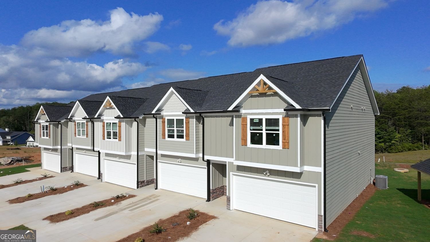 6330 Pine Ridge Point Lula - 2