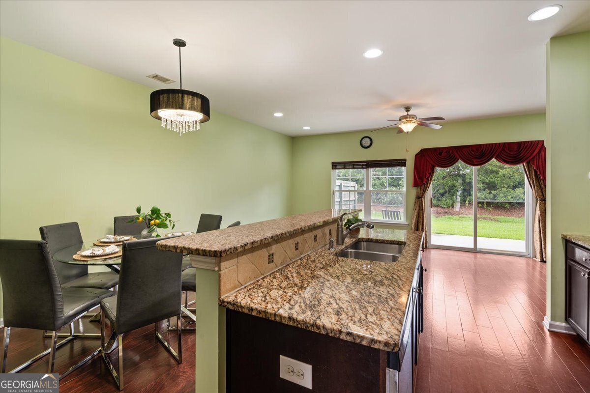345 Cantle Drive Richmond Hill - 4