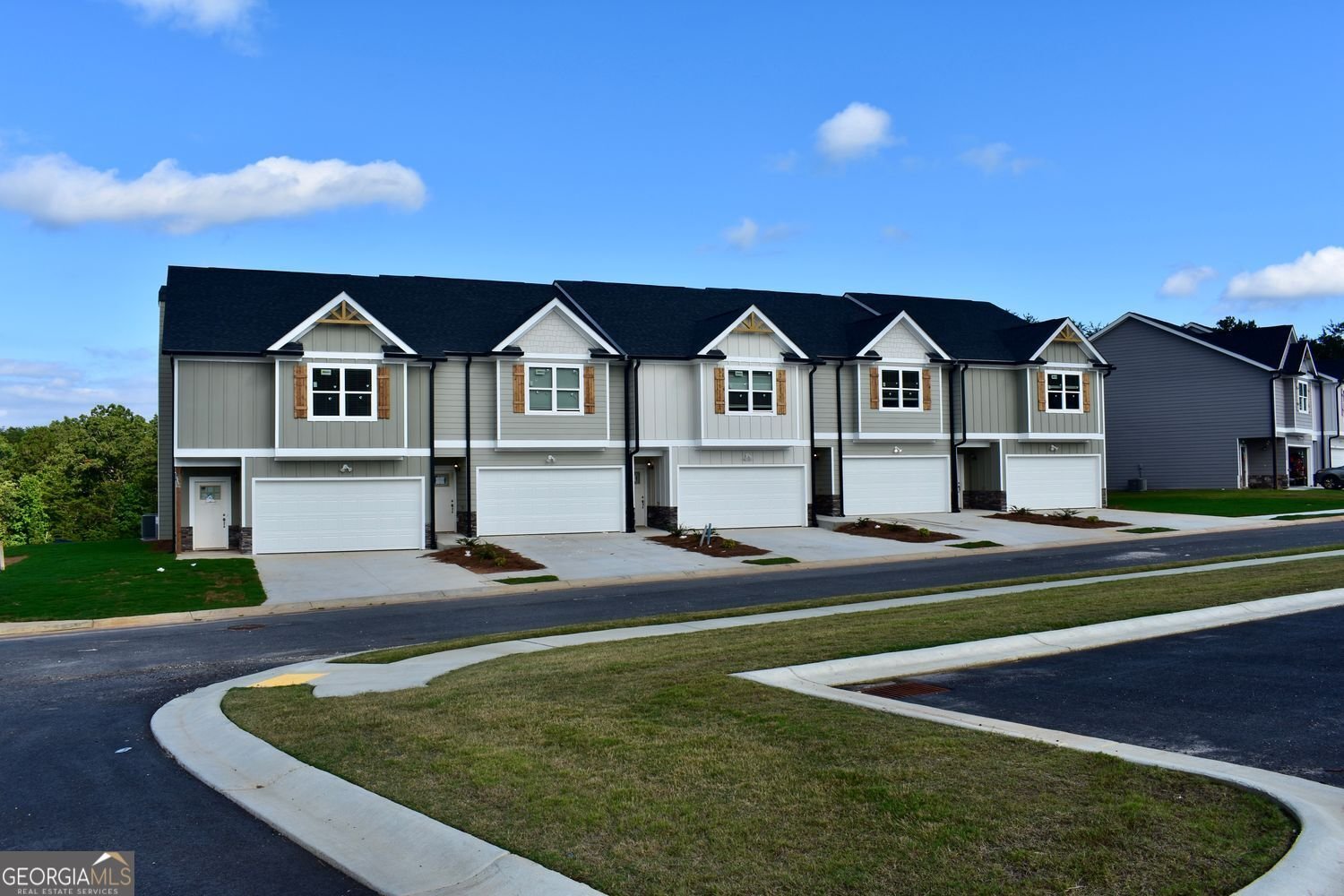 6334 Pine Ridge Point Lula - 1