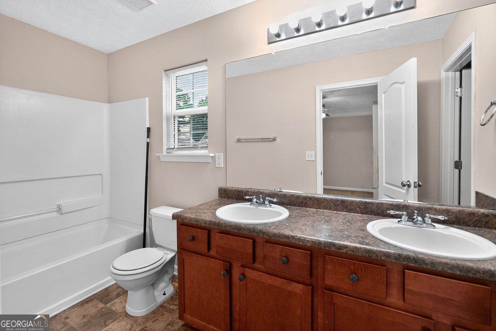 2446 Garnet Avenue Riverdale - 21