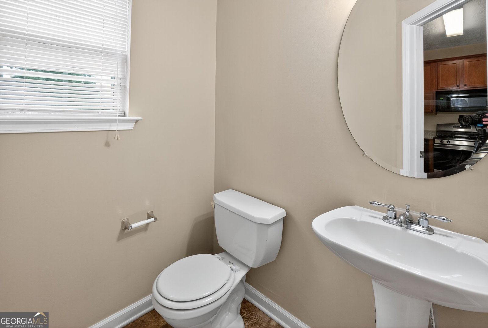 2446 Garnet Avenue Riverdale - 23