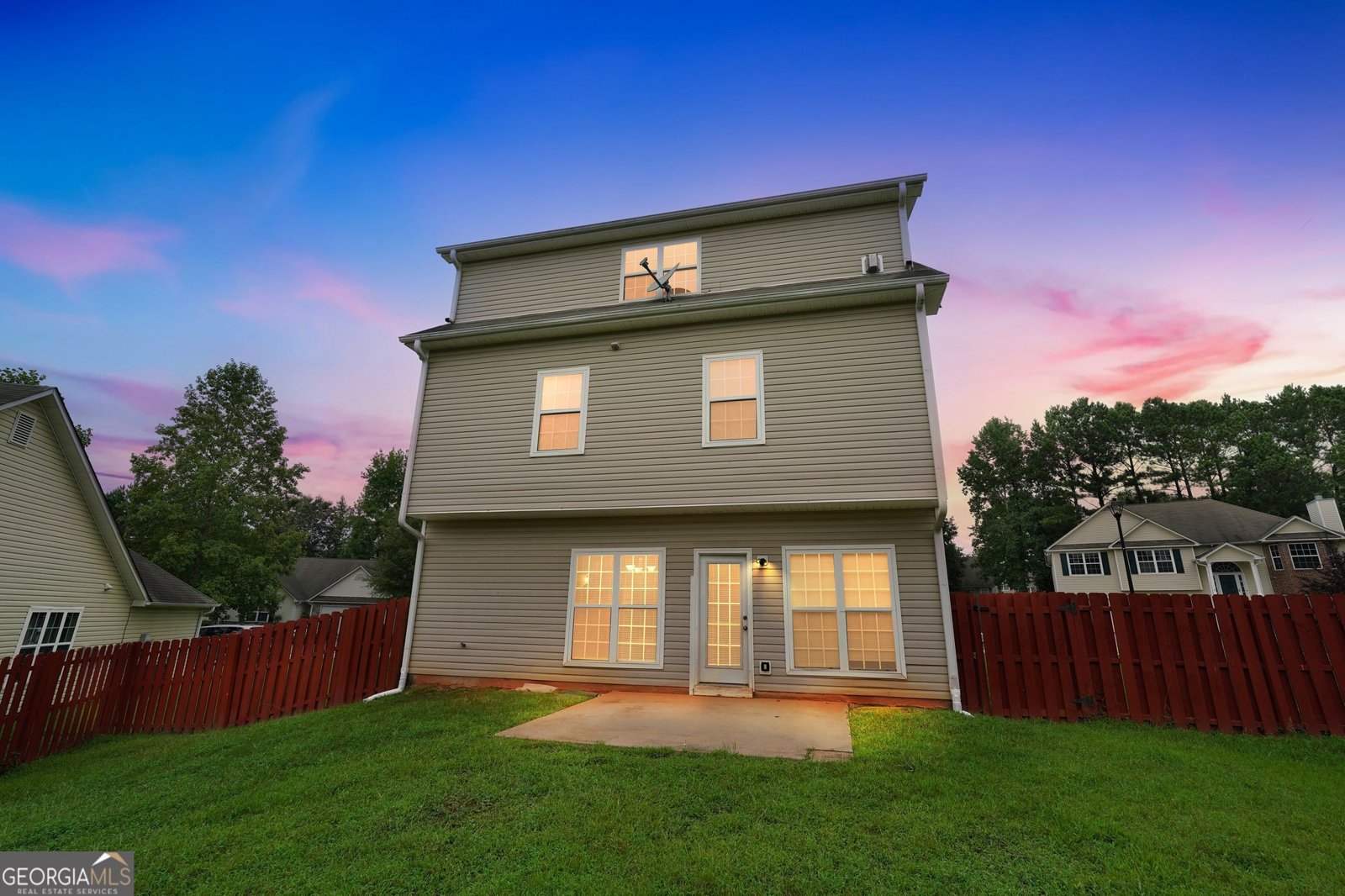 2446 Garnet Avenue Riverdale - 32