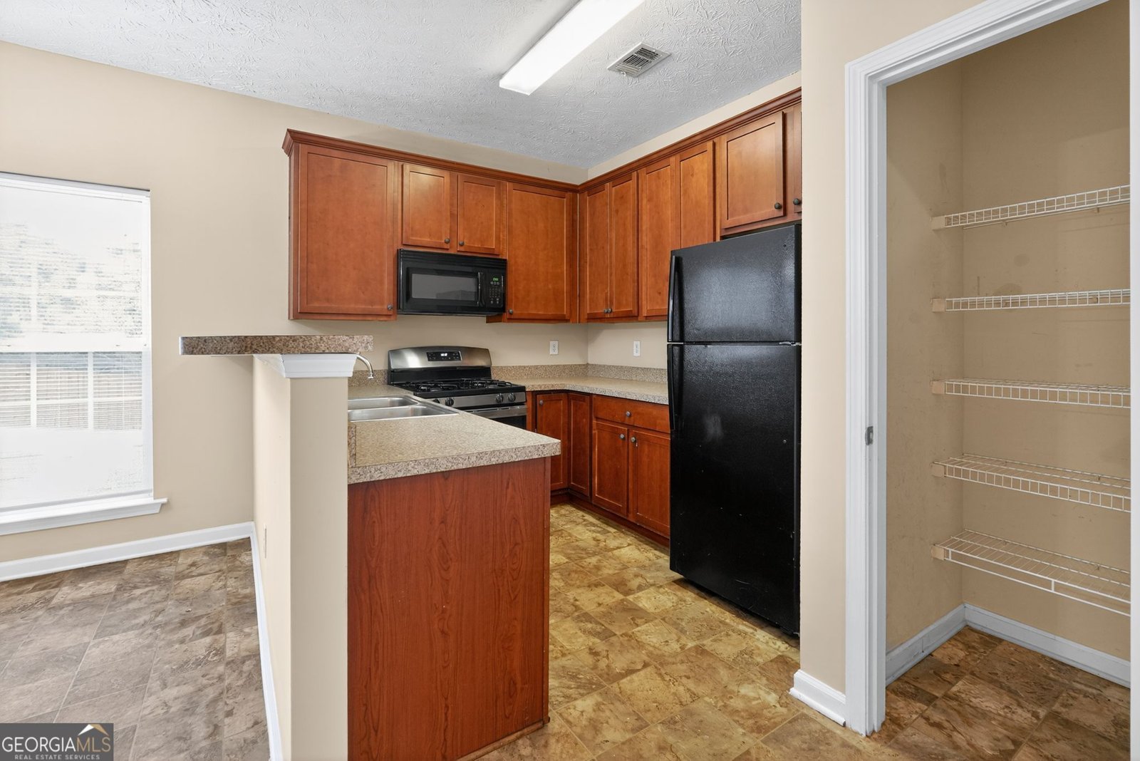 2446 Garnet Avenue Riverdale - 7