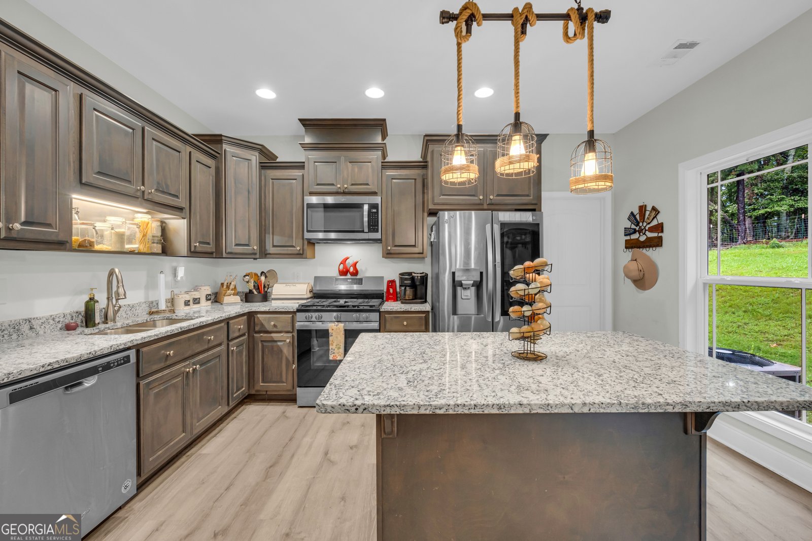 945 HANK FRY Road Clarkesville - 23