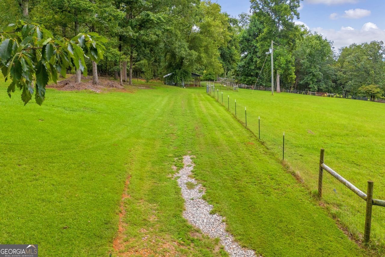 945 HANK FRY Road Clarkesville - 44