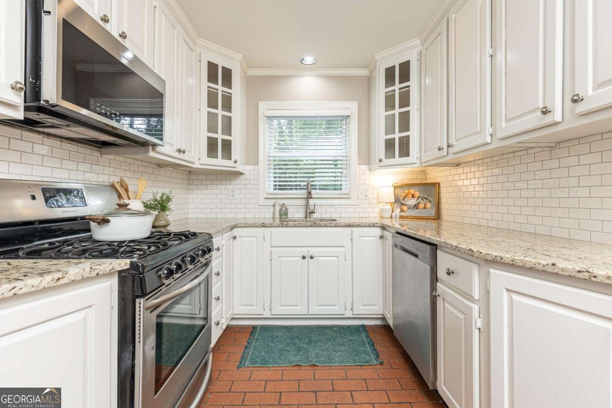 1311 Roxboro Drive Atlanta - 16