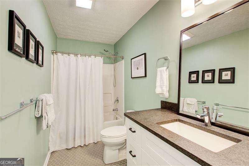 8531 Lake Drive Snellville - 15