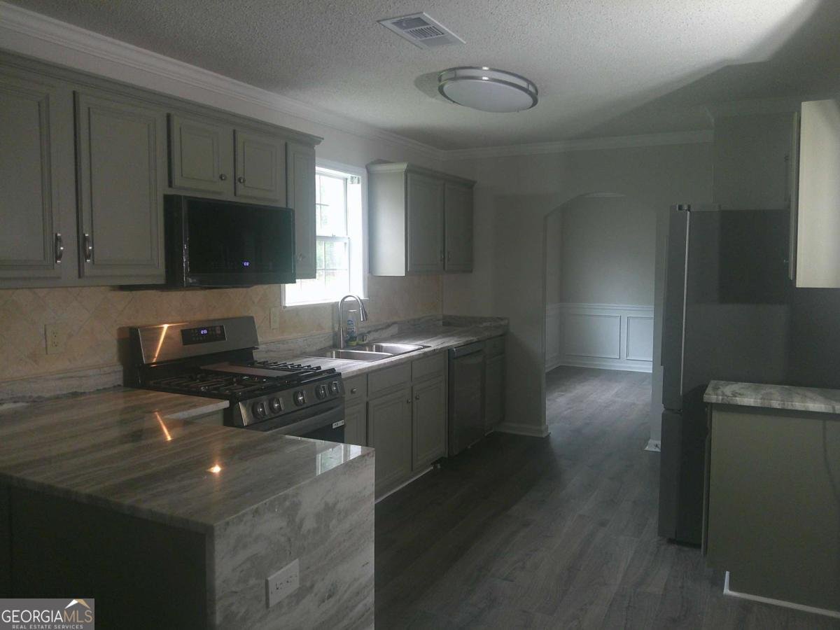696 Tomahawk Place Austell - 1