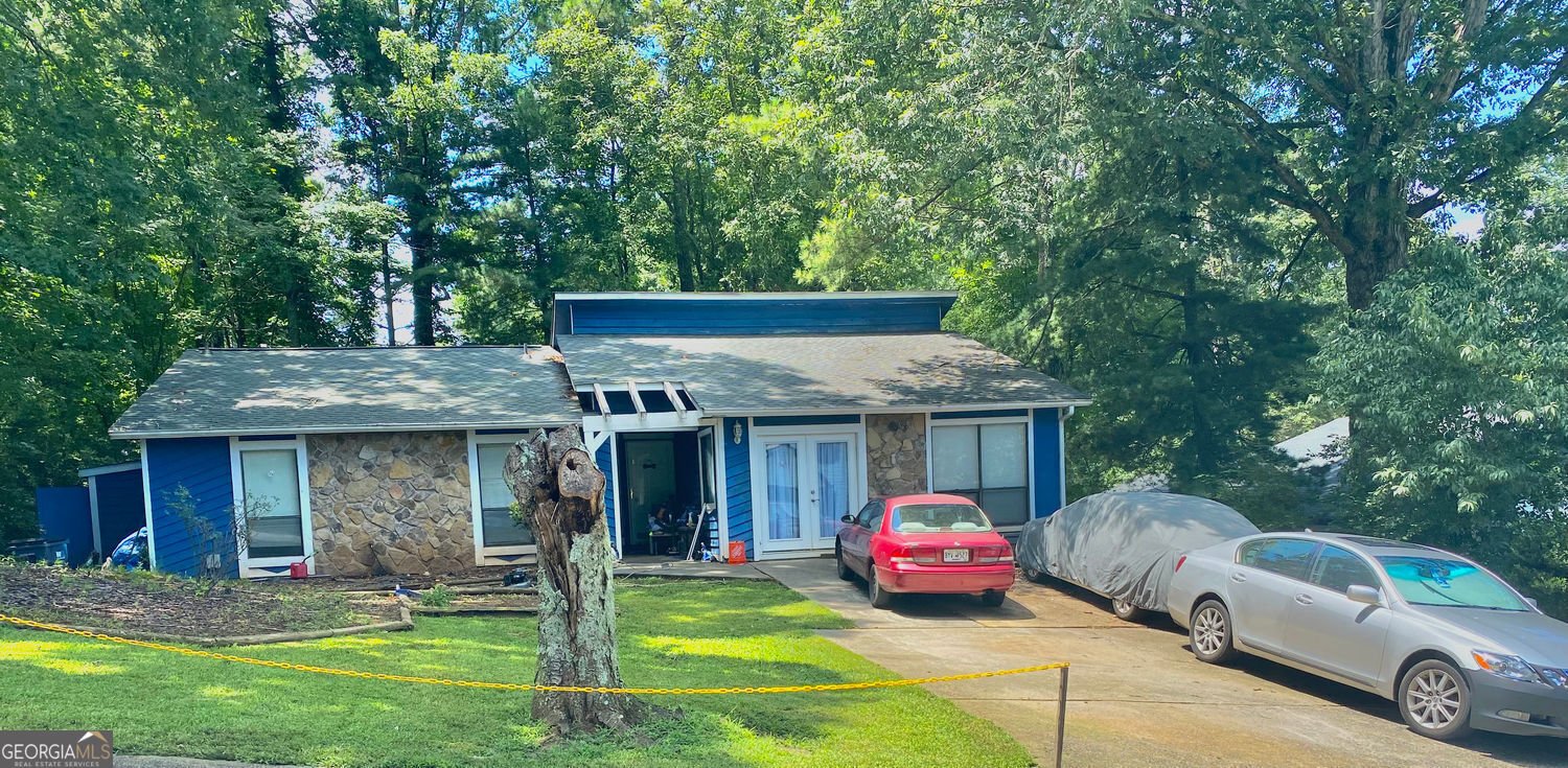 906 Park Forest Drive Lilburn - 1