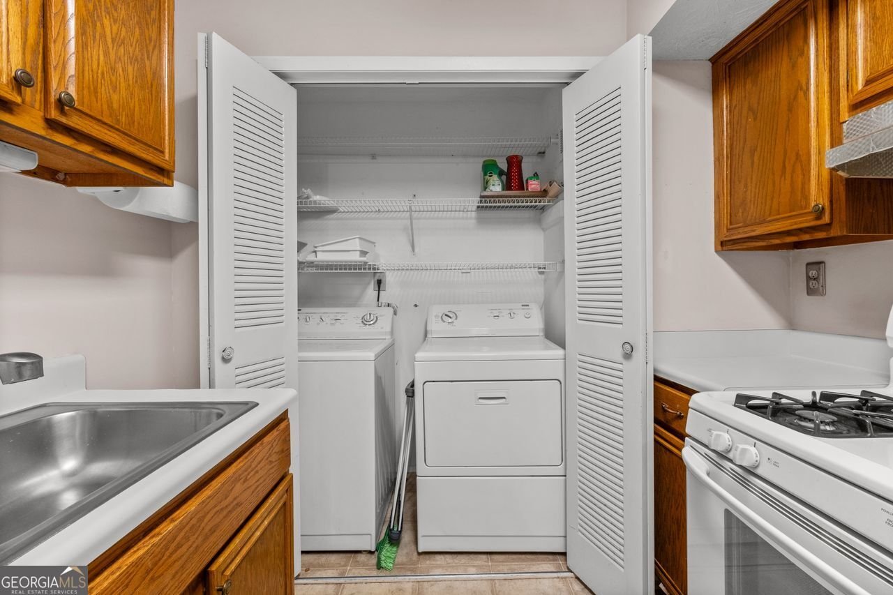 1004 Dunbar Drive Atlanta - 11