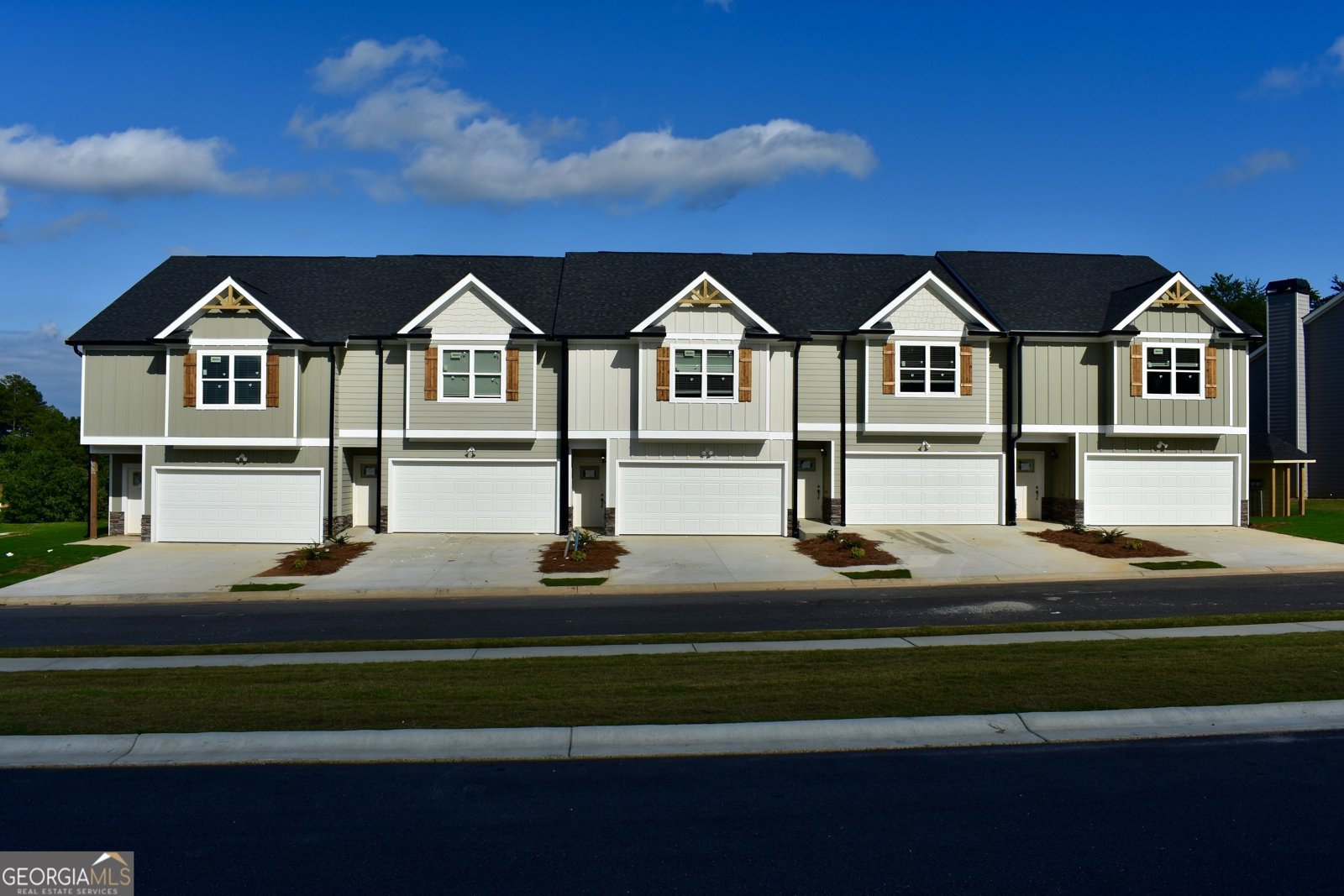 6326 Pine Ridge Point Lula - 1