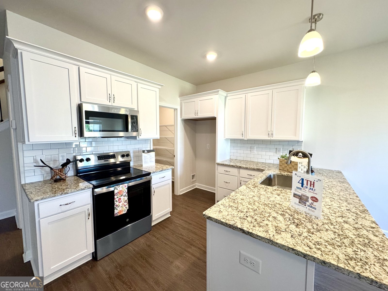 6326 Pine Ridge Point Lula - 6