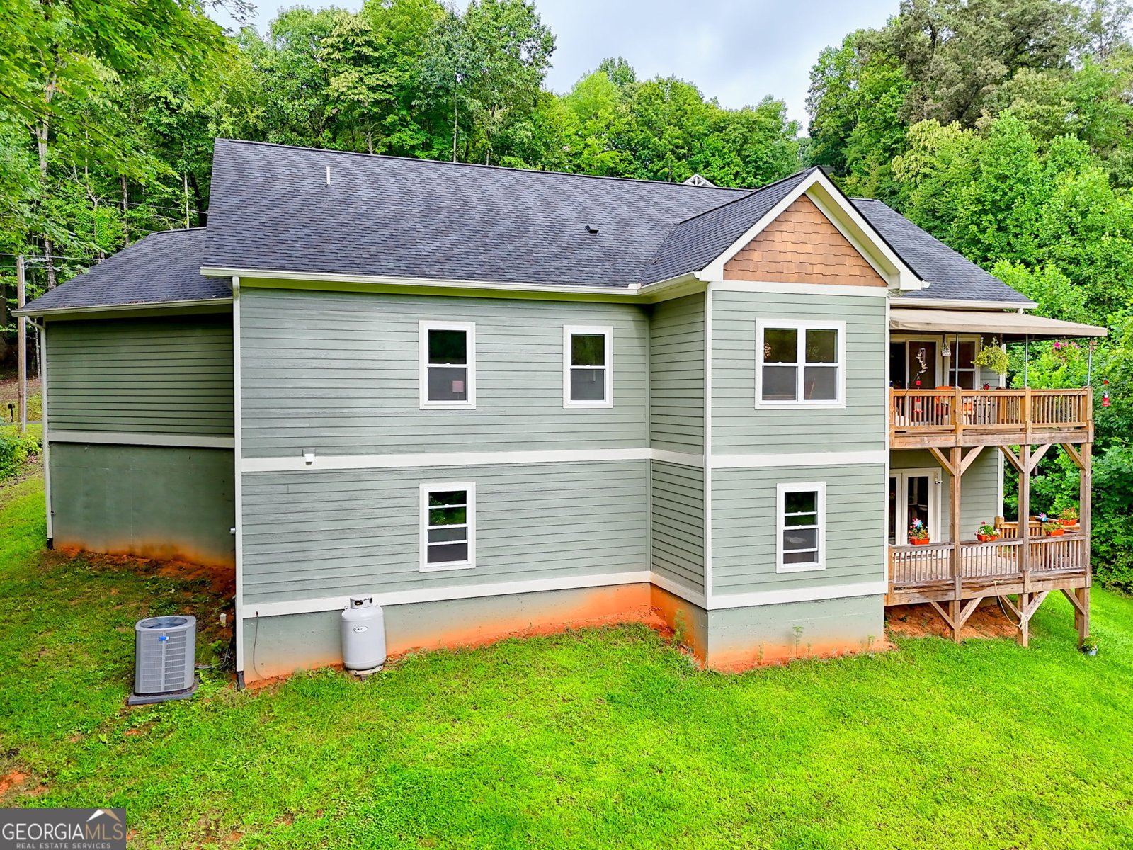 1060 Chatuge Village Circle Hayesville - 79