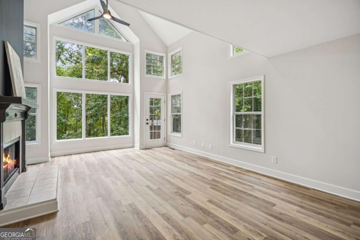 6055 Lakeside Court Gainesville - 6
