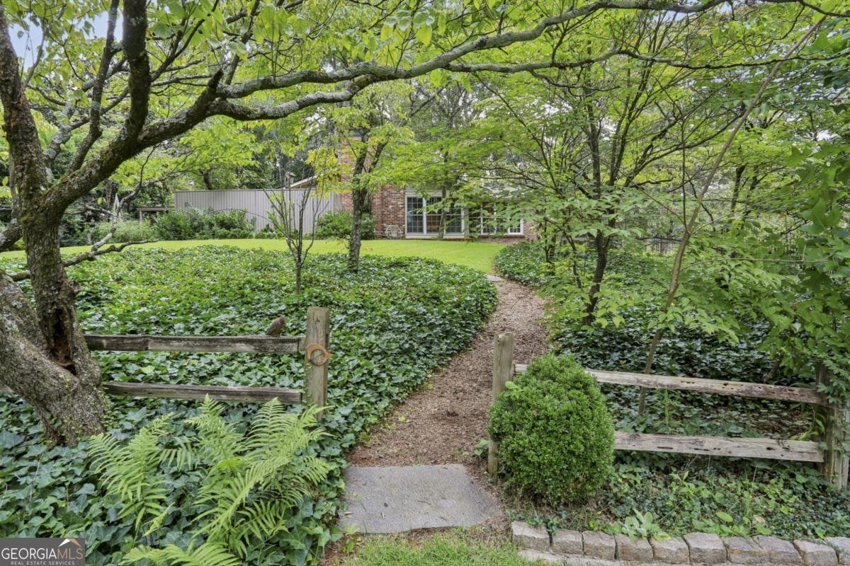 570 Valley Lane Atlanta - 11