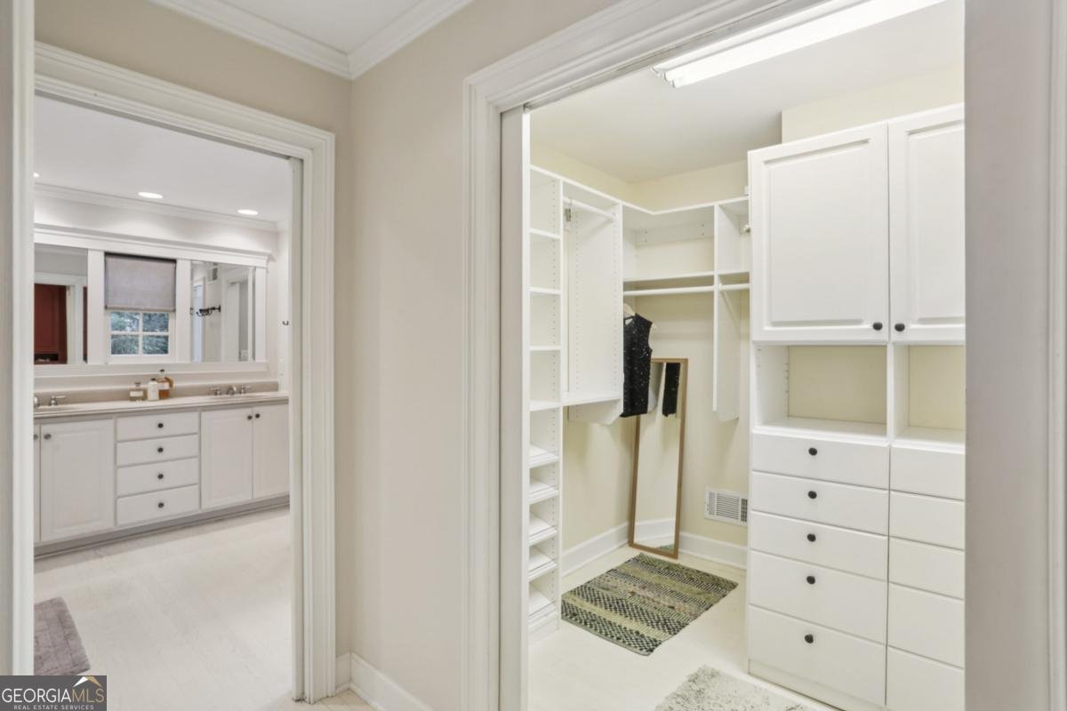 570 Valley Lane Atlanta - 3