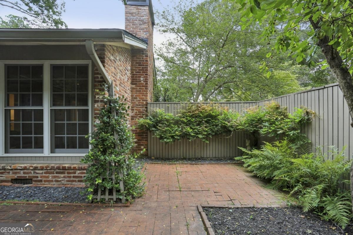 570 Valley Lane Atlanta - 33