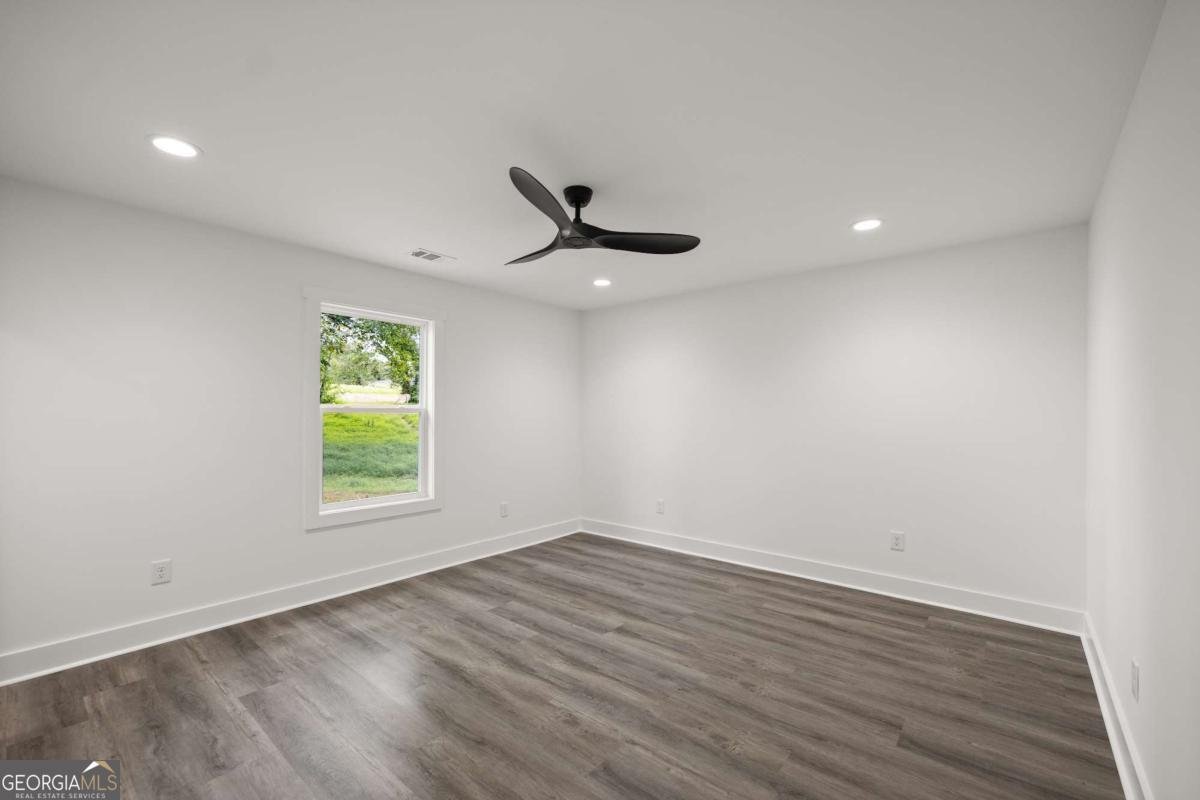 220 HARDMAN Road Clarkesville - 25