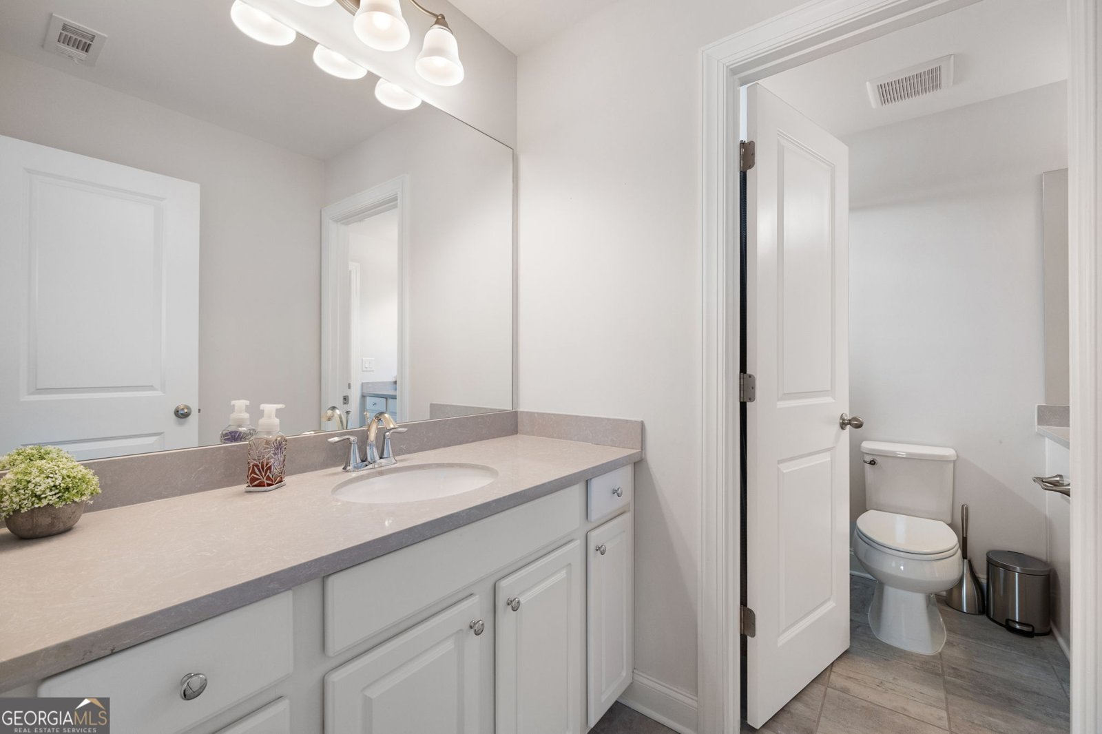 220 Briar Hollow Lane Woodstock - 20
