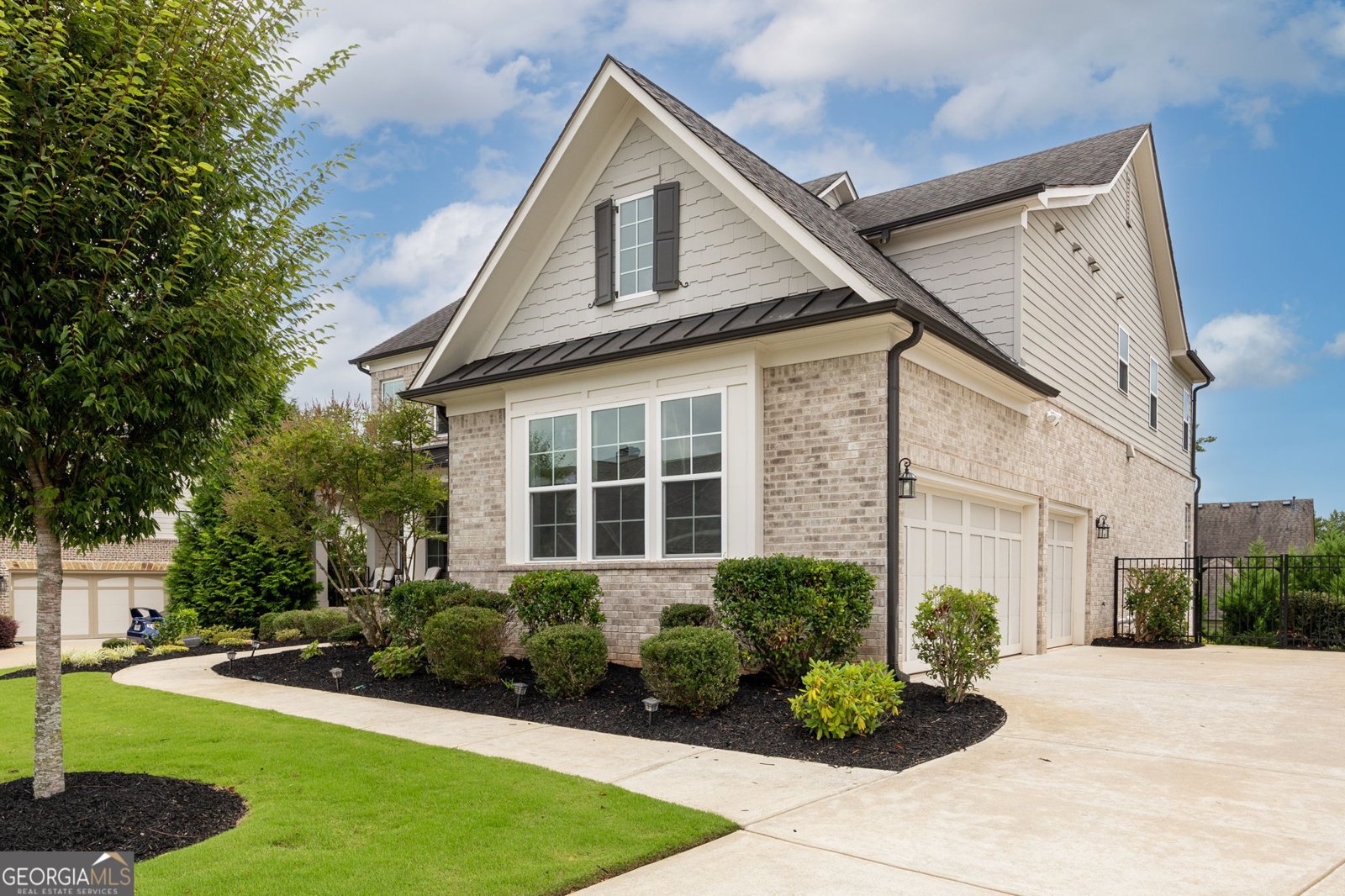 220 Briar Hollow Lane Woodstock - 33