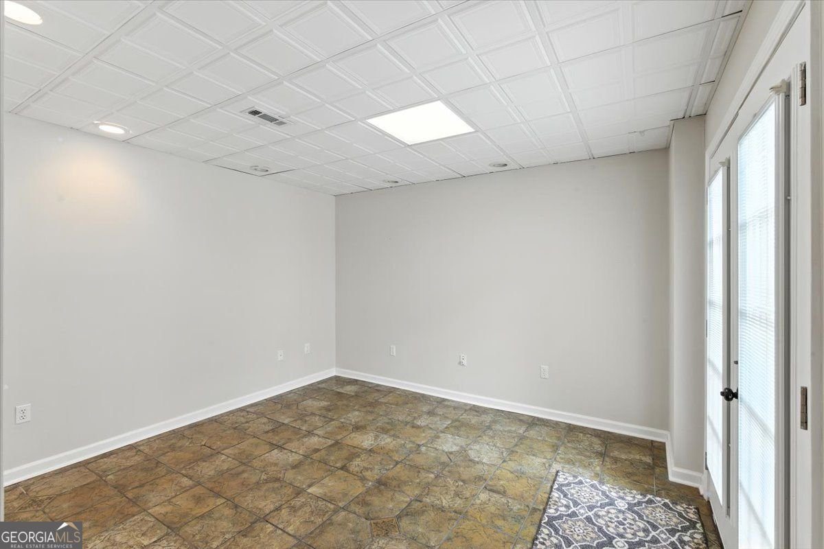 1042 AVERY CREEK Woodstock - 30
