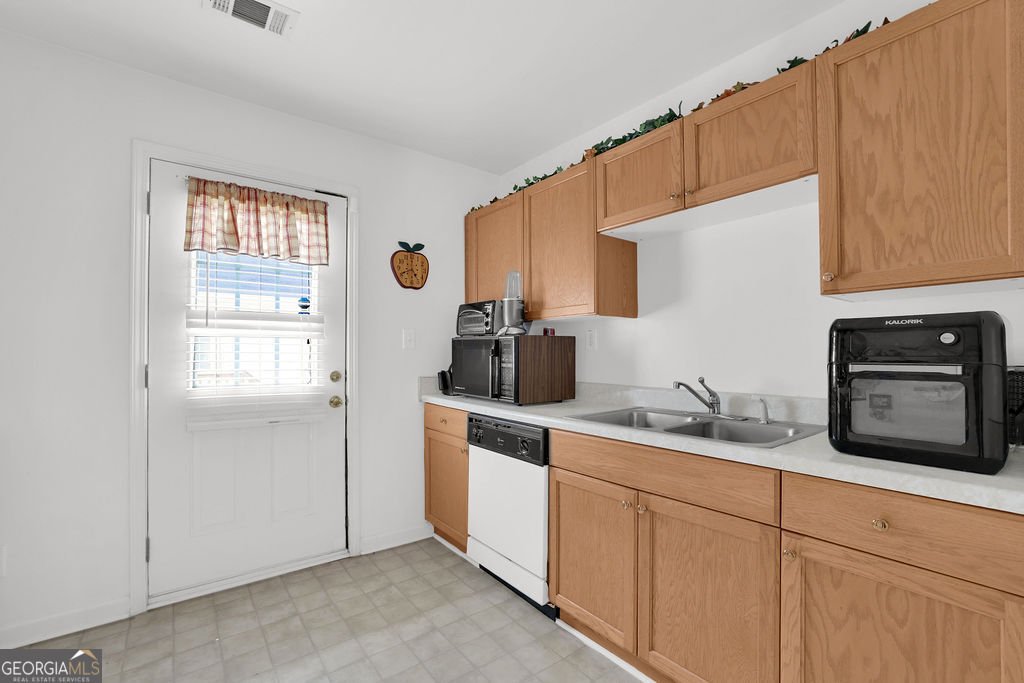 3126 Lynwood Drive Brookhaven - 12