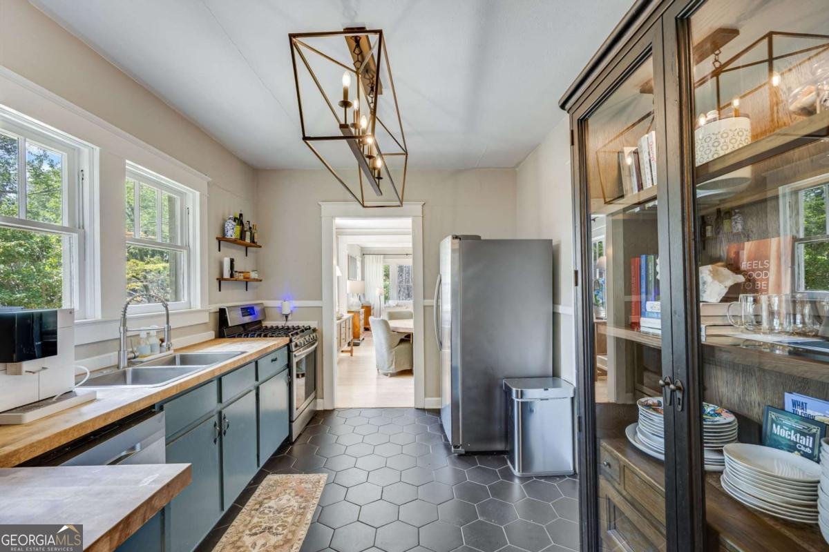 321 North Avenue Gainesville - 16