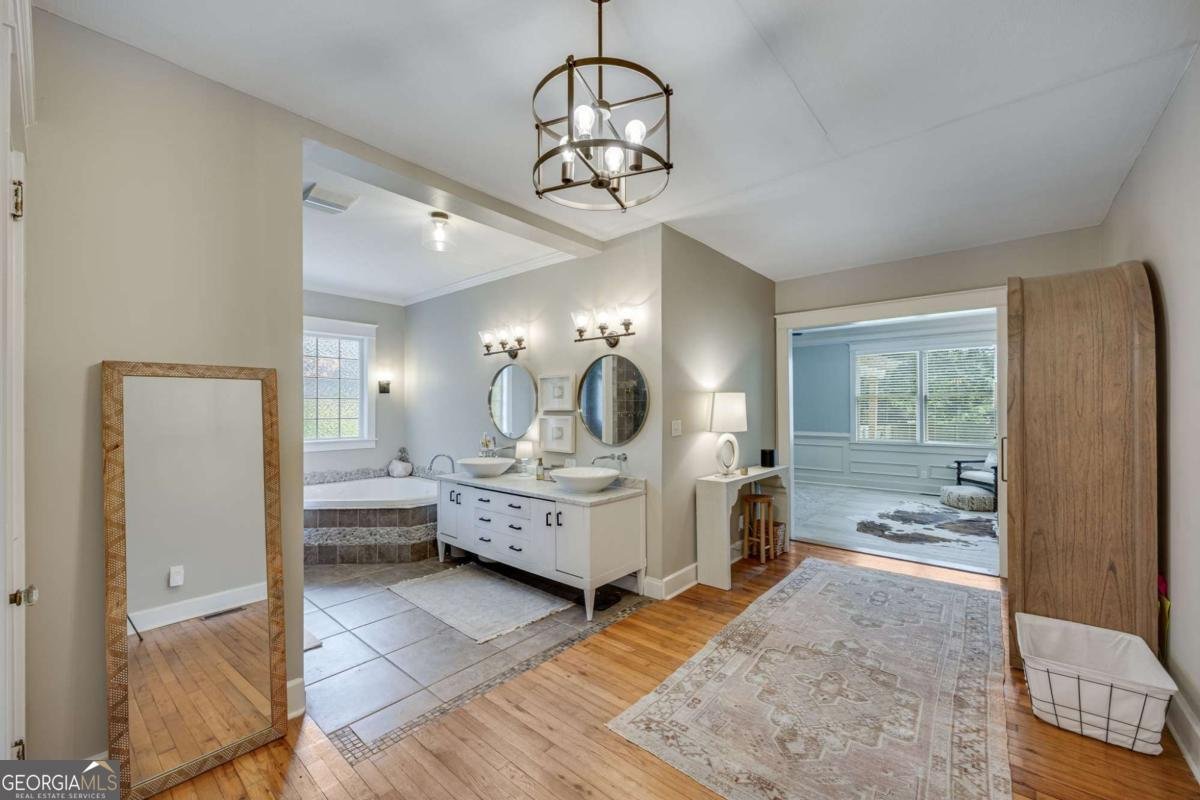 321 North Avenue Gainesville - 25