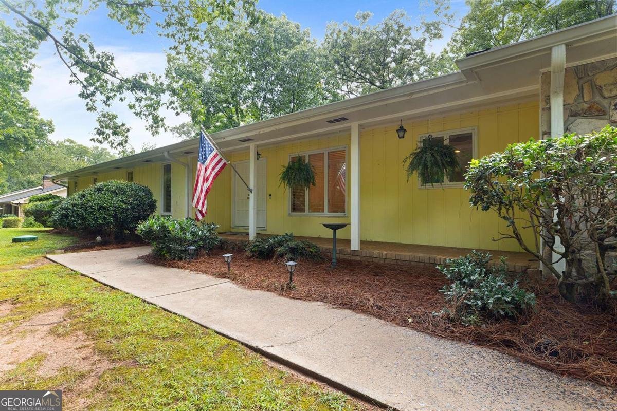 905 Hunterhill Drive Roswell - 2