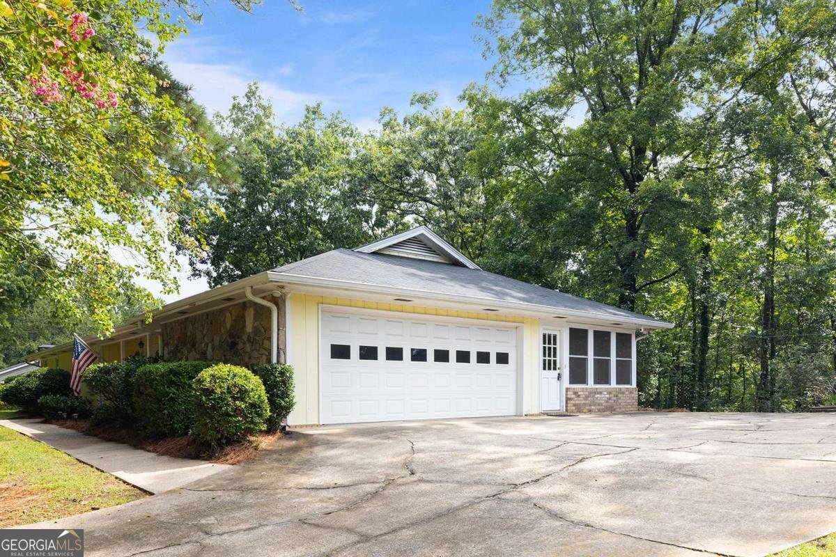 905 Hunterhill Drive Roswell - 37