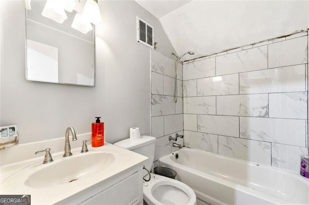 4882 Rock Haven Drive Lilburn - 38