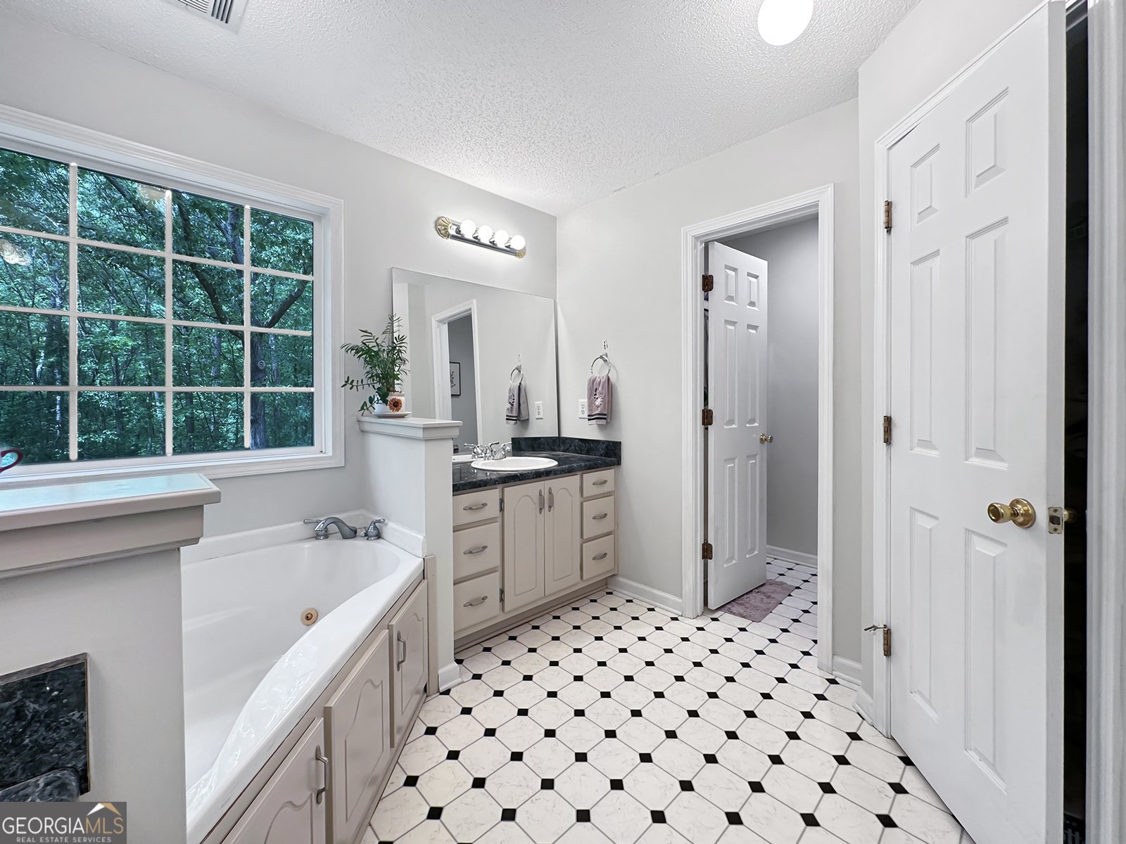 715 Frog Road Locust Grove - 24