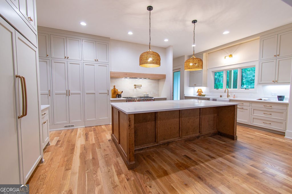 7915 Cherokee Drive Canton - 20