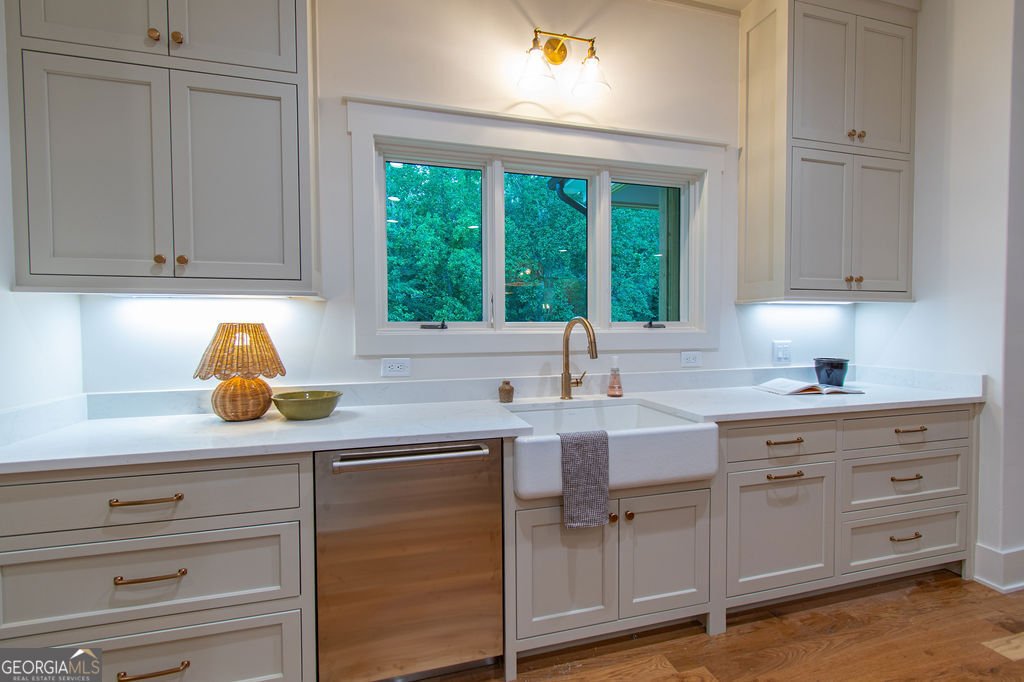 7915 Cherokee Drive Canton - 29