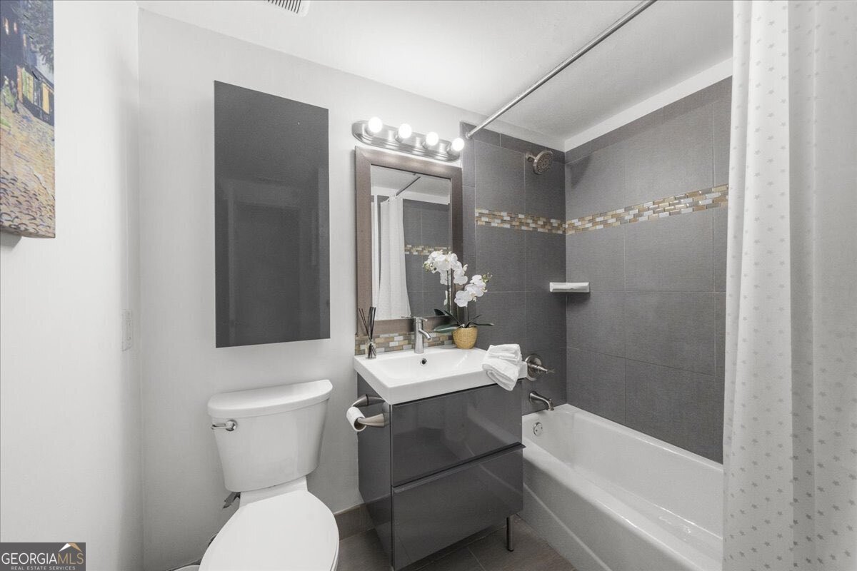 2285 Peachtree Road Atlanta - 22