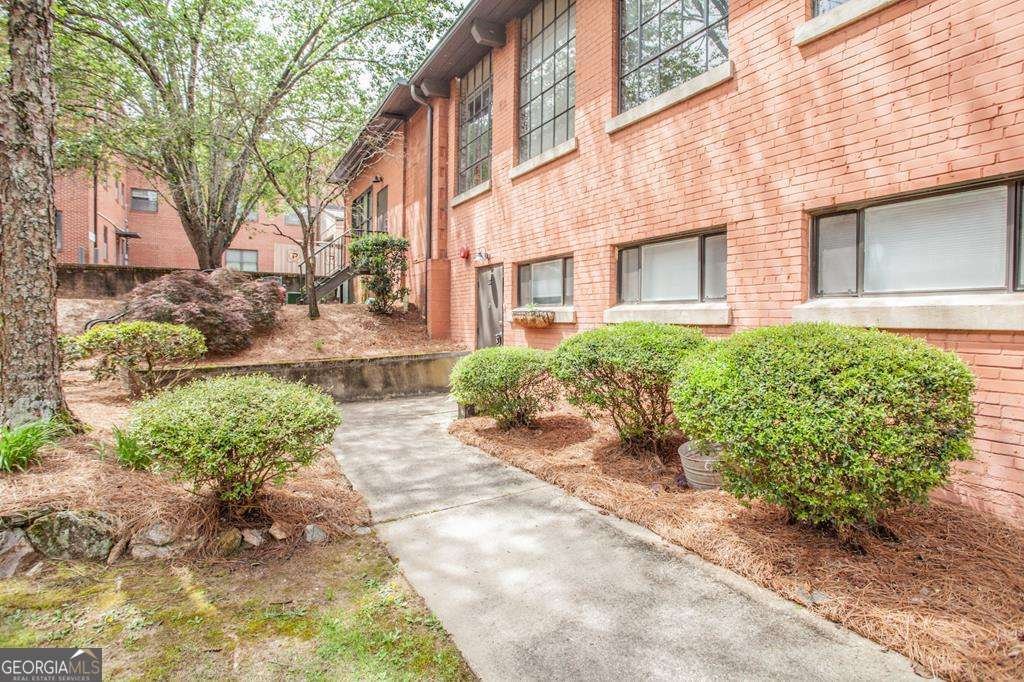 301 Bradley St C4 Carrollton - 1