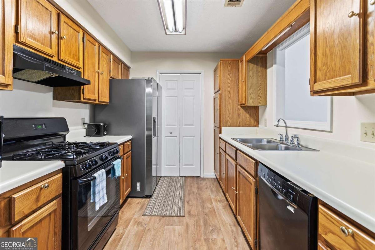 2222 Wellington Circle Lithonia - 7
