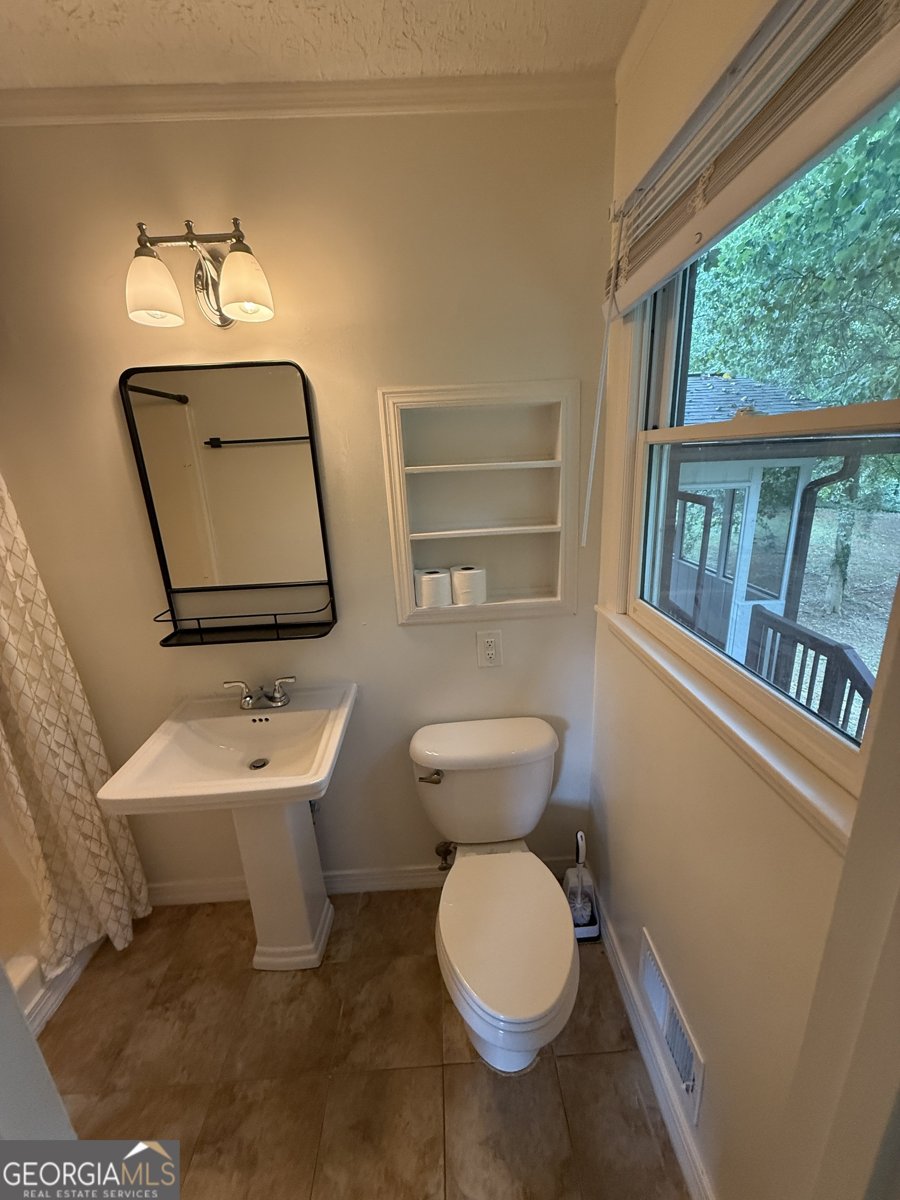 303 Council Bluff Woodstock - 12