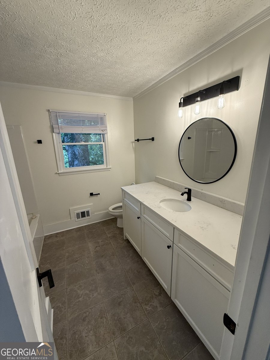303 Council Bluff Woodstock - 19