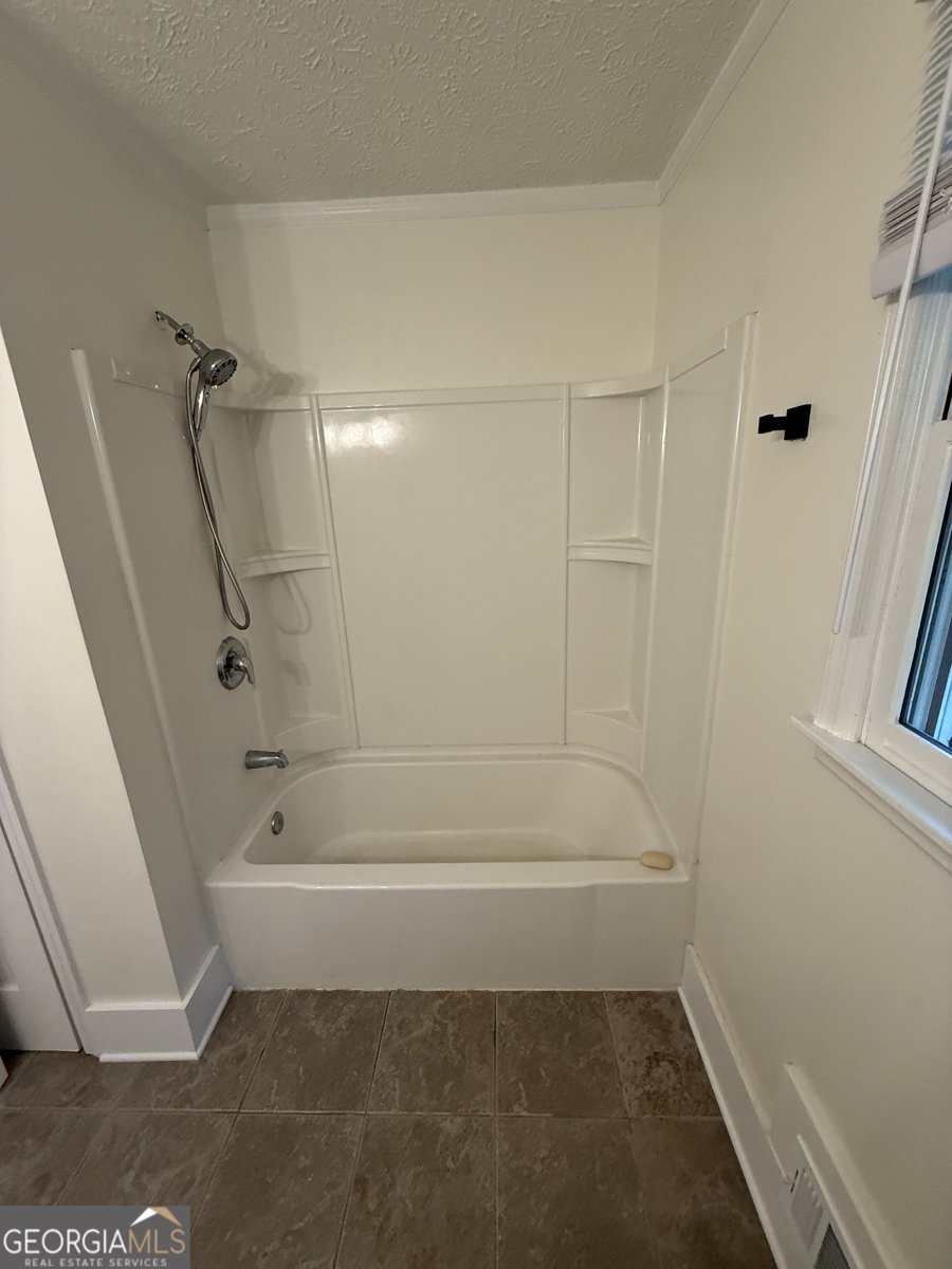303 Council Bluff Woodstock - 20