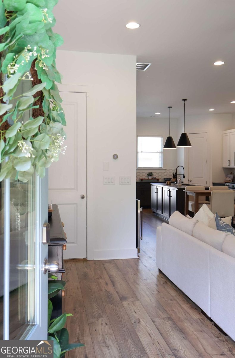 5736 Main Street Flowery Branch - 5
